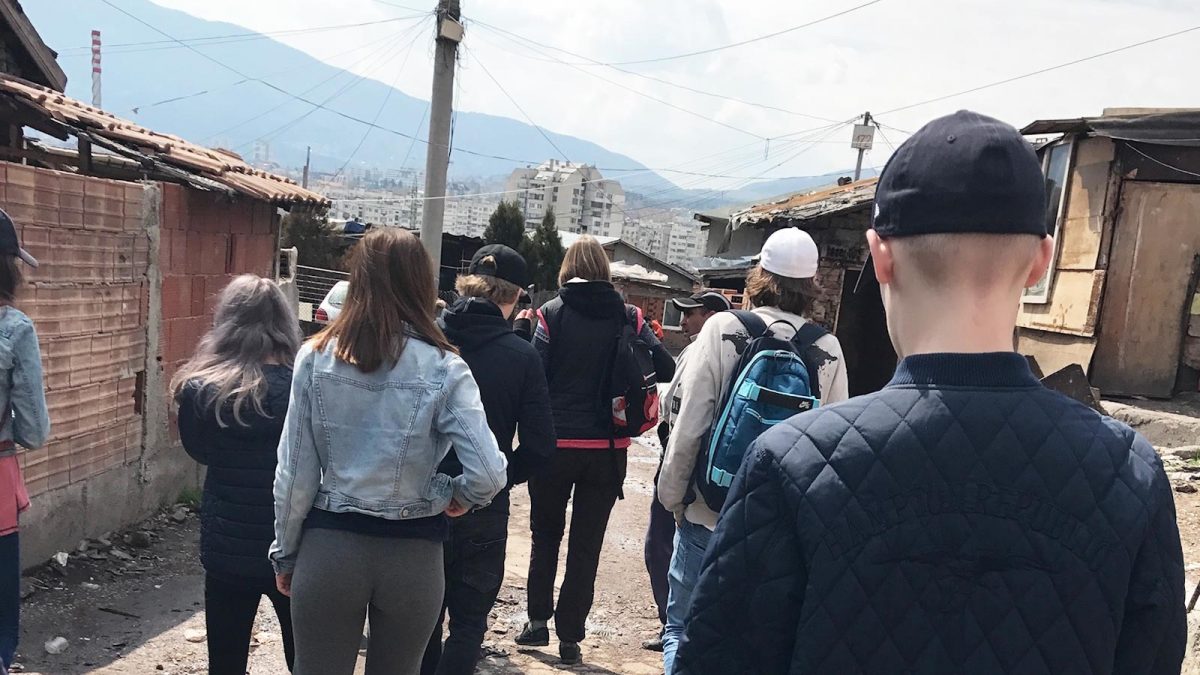 Tentro-elever i slummen i Sofia
